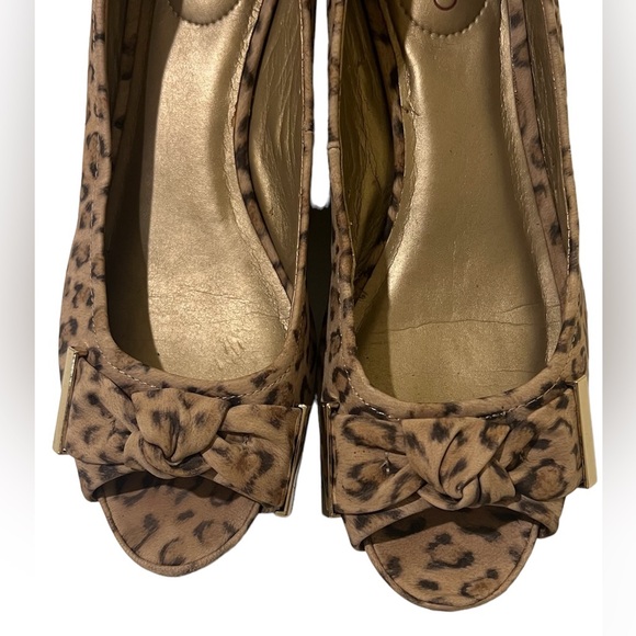 Me Too Leopard Print Low Heel size 9 - Picture 5 of 7